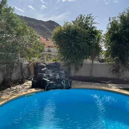 Semesterbostad Villa Mirea *