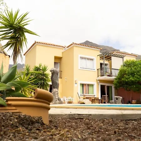 Semesterbostad Villa Mirea